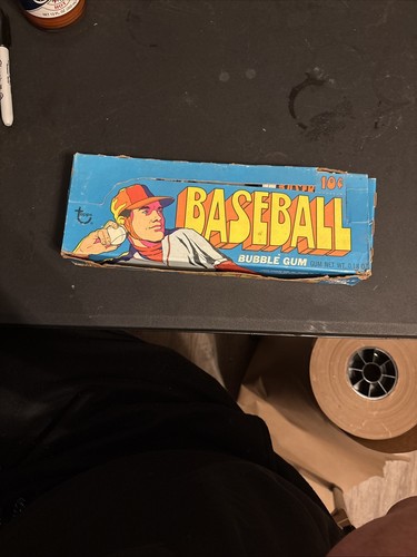1972 Topps Baseball Empty Wax Box with 24 wrappers no cards