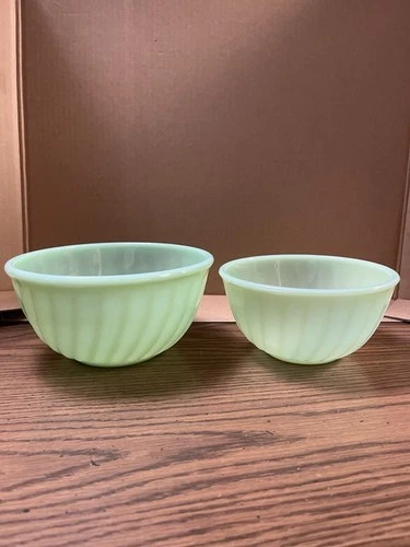 Vintage Fire-King Green Jadeite Swirl Glass Mixing Bowl Set of Two 6" & 7"