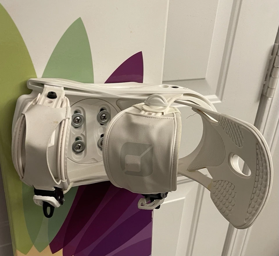 SAPIENT SNOWBOARD SIZE 147 CM MEDIUM BINDINGS EUC! - Image 3 of 4