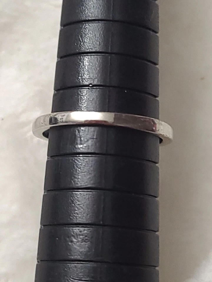 Silvertone Ring, Size 6.5, Purple and White Rhinestones, Elegant Vintage Jewelry - Image 3 of 4