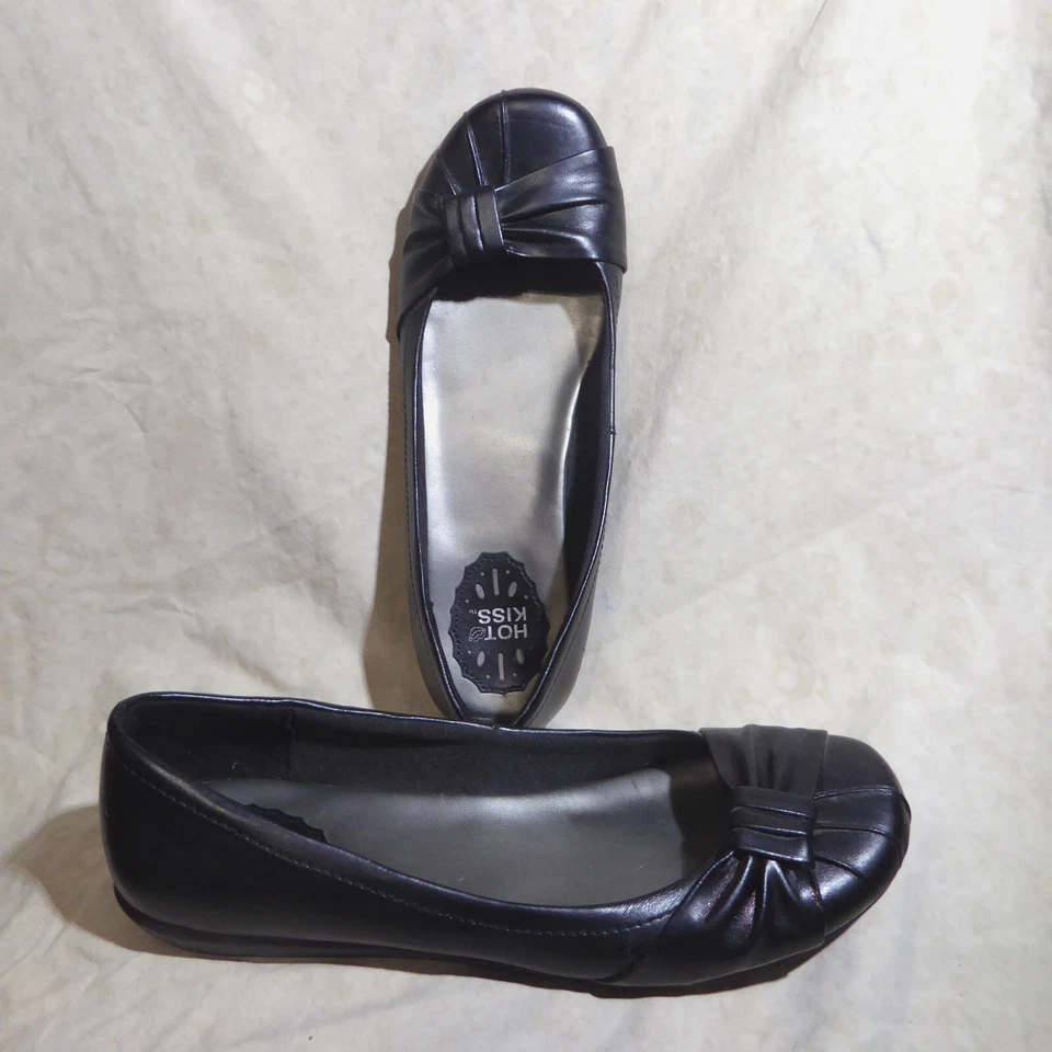 🩰 Zapatos planos de ballet Hot Kiss talla 9 M cuero sintético negro; detalles de correa acanalada Foto 2 de 4