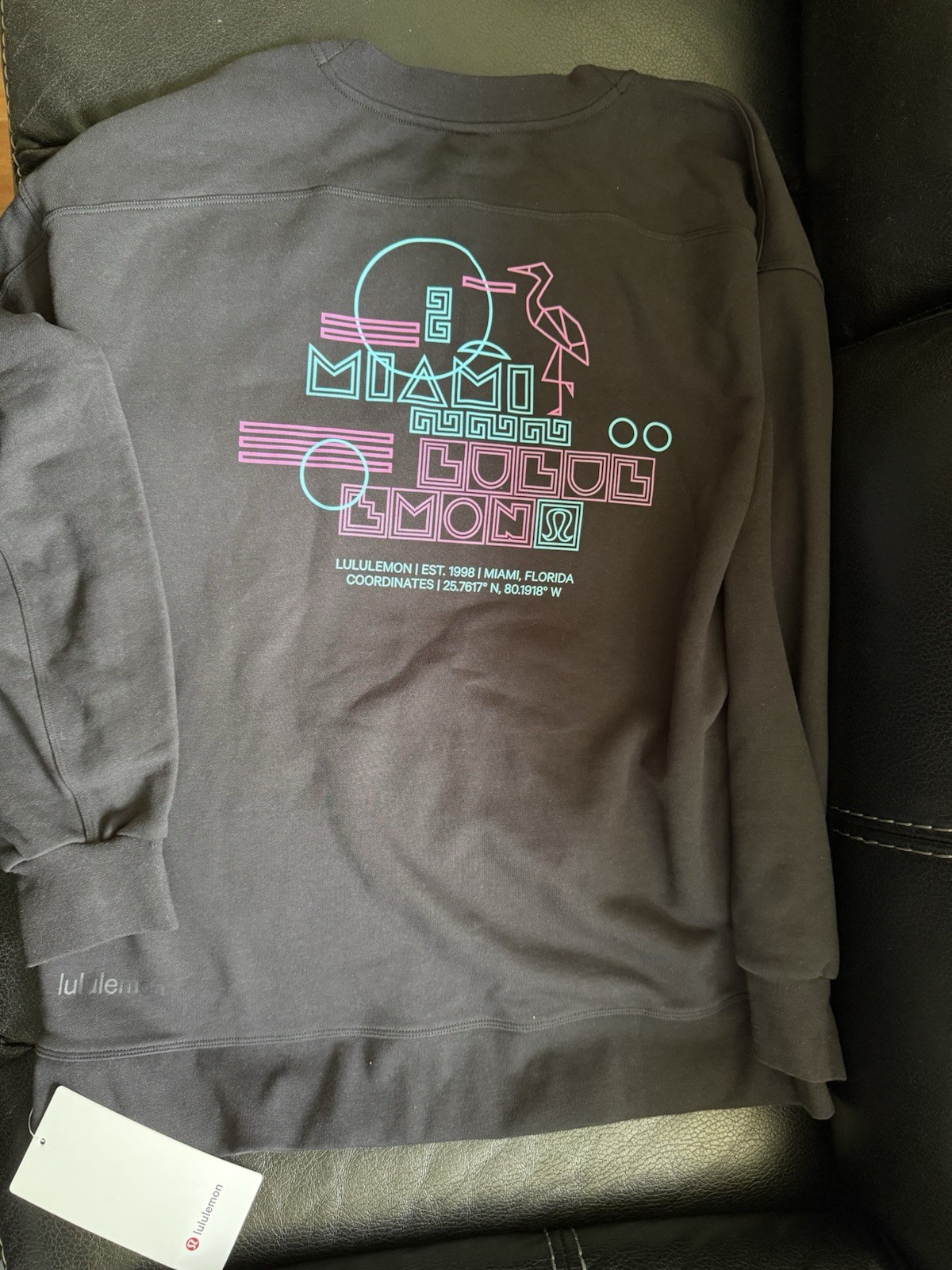 Lululemon Miami Flamingos 🦩 Perfectly Oversized Crew NWT Size 6 Black Flamingo image 6