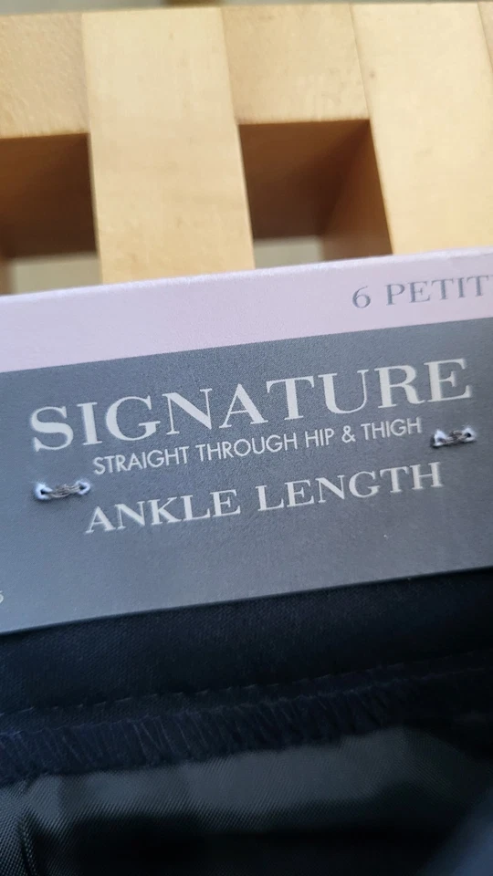 Ann Taylor Petite 6P Signature Ankle Pants Black Chic Comfy & Brand New! NWT - Image 4 of 4