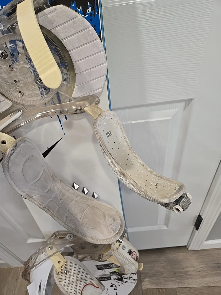 Snowboard Pandora Never Summer 152 Cm con fijaciones tamaño mediano Foto 4 de 4