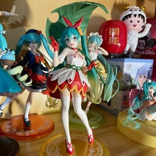 Hatsune Miku Wonderland PVC Anime Figure Thumbelina Desktop Toy Gift