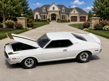 1971-1974 AMC Javelin AMX White 401ci V8 Opening Hood 1/64 Scale