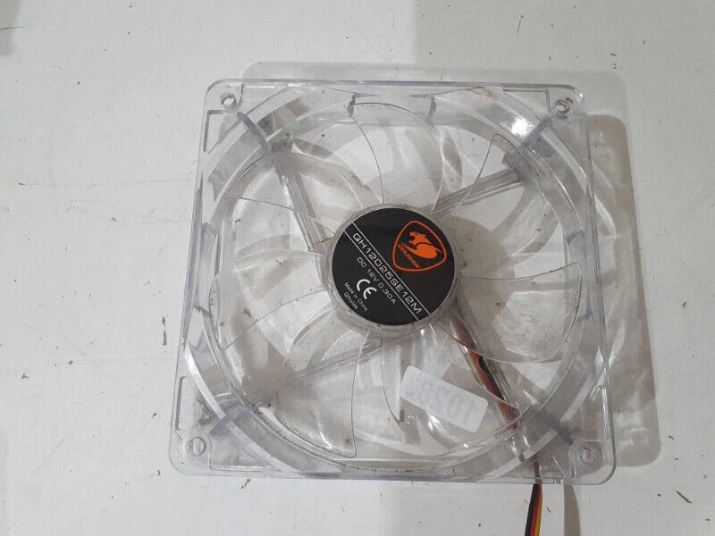 Cougar QH12025SE 12M Computer Case Fan Clear LED Lights 12-Volt DC 0.30-A - Image 3 of 4