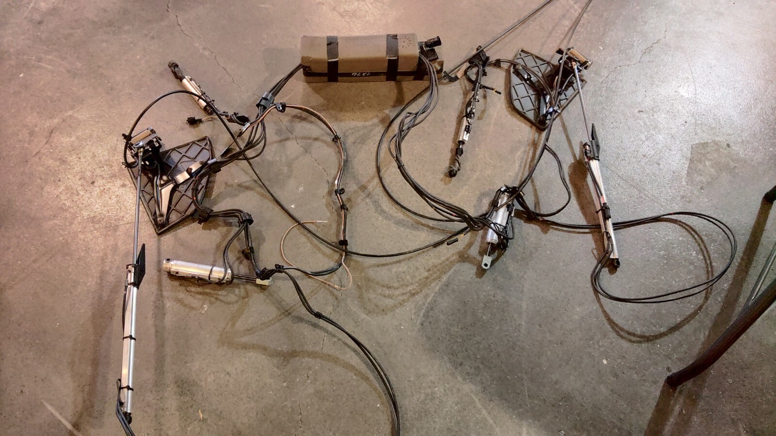 Maserati Granturismo Convertible Pump And Hydraulic Rams