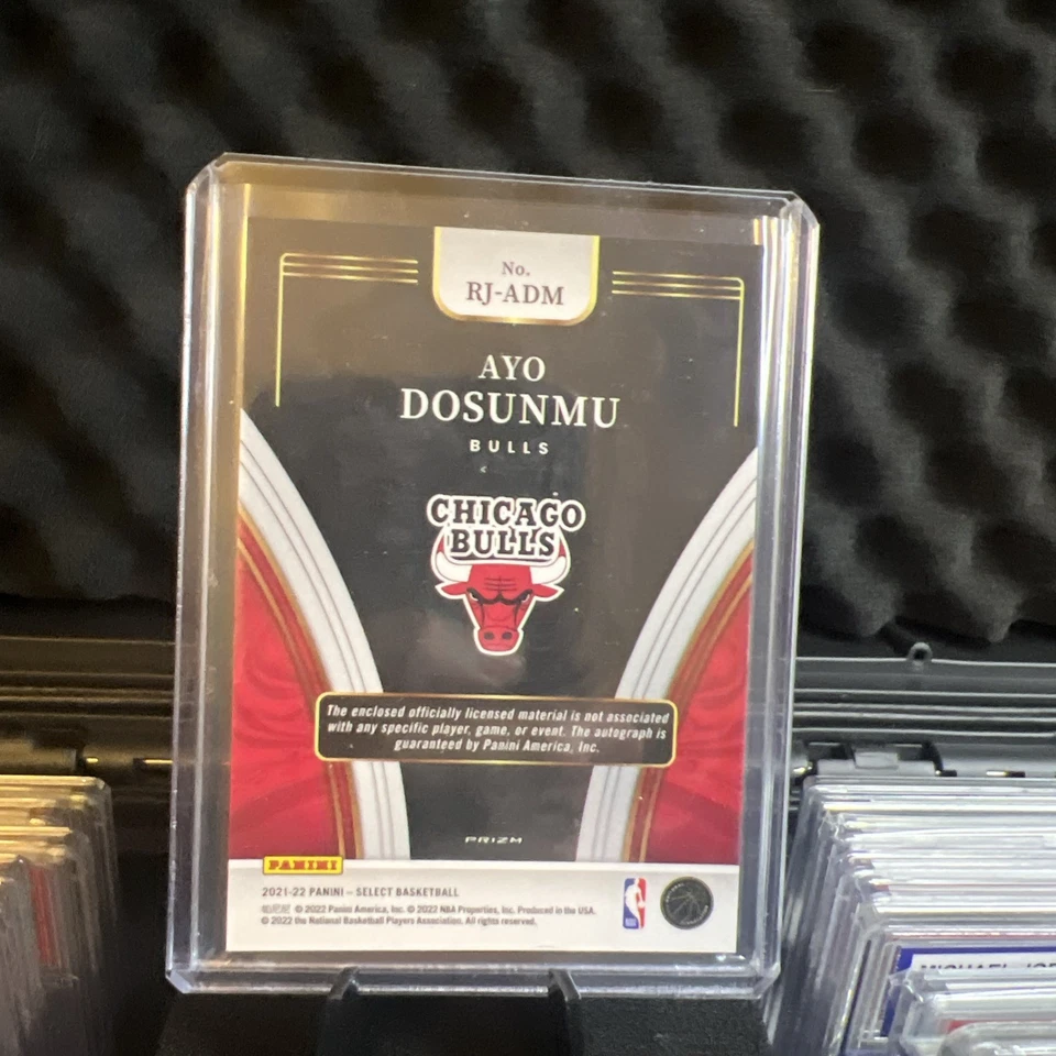 2021-22 Select Ayo Dosunmu Rookie Jersey Auto Red Wave Prizms RC #RJ-ADM - Image 2 of 2