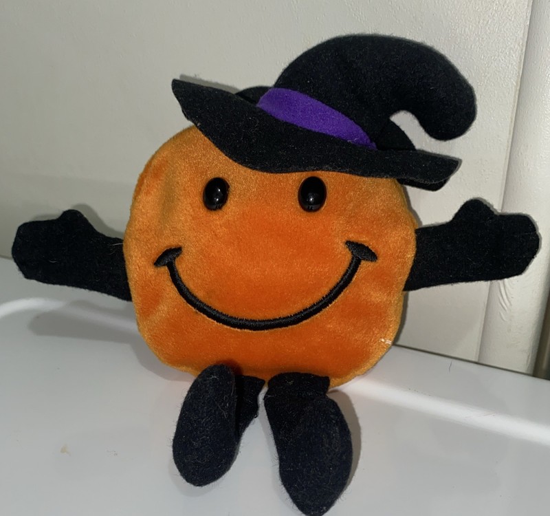 Vintage 1997 Halloween Smiley Face Beanie Boppers Plush Witch Stuffed Toy 24K