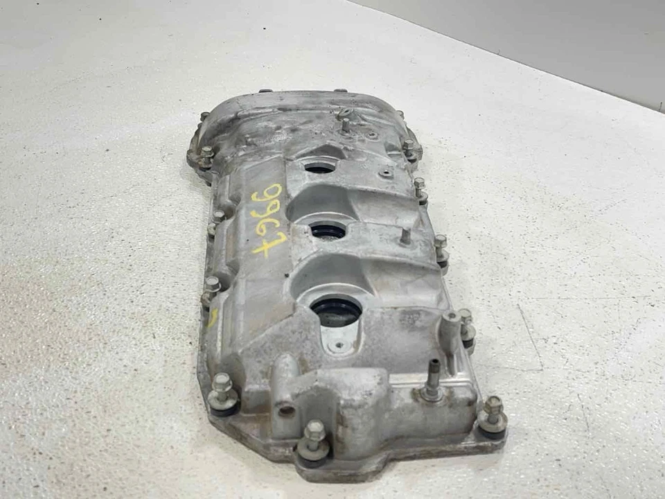 Fits 2013 - 2016 GMC ACADIA 3.6L RH Passenger Side Valve Cover 12617167 OEM - Image 3 of 4