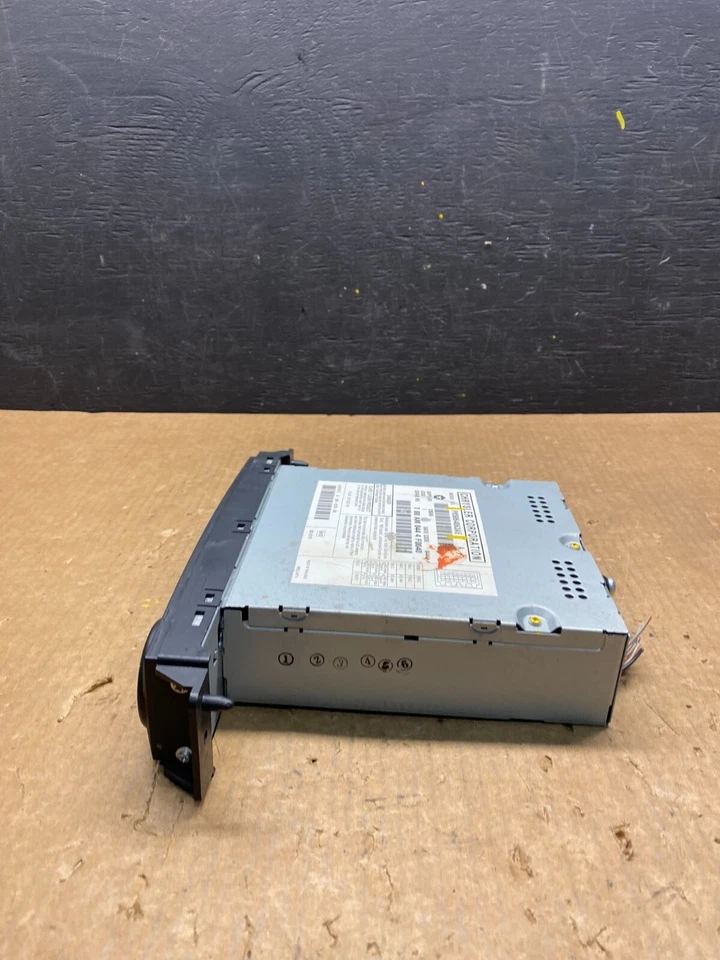 Dodge Chrysler Caravan Town Country 2003-2006 reproductor de DVD T8732 DG Foto 3 de 4