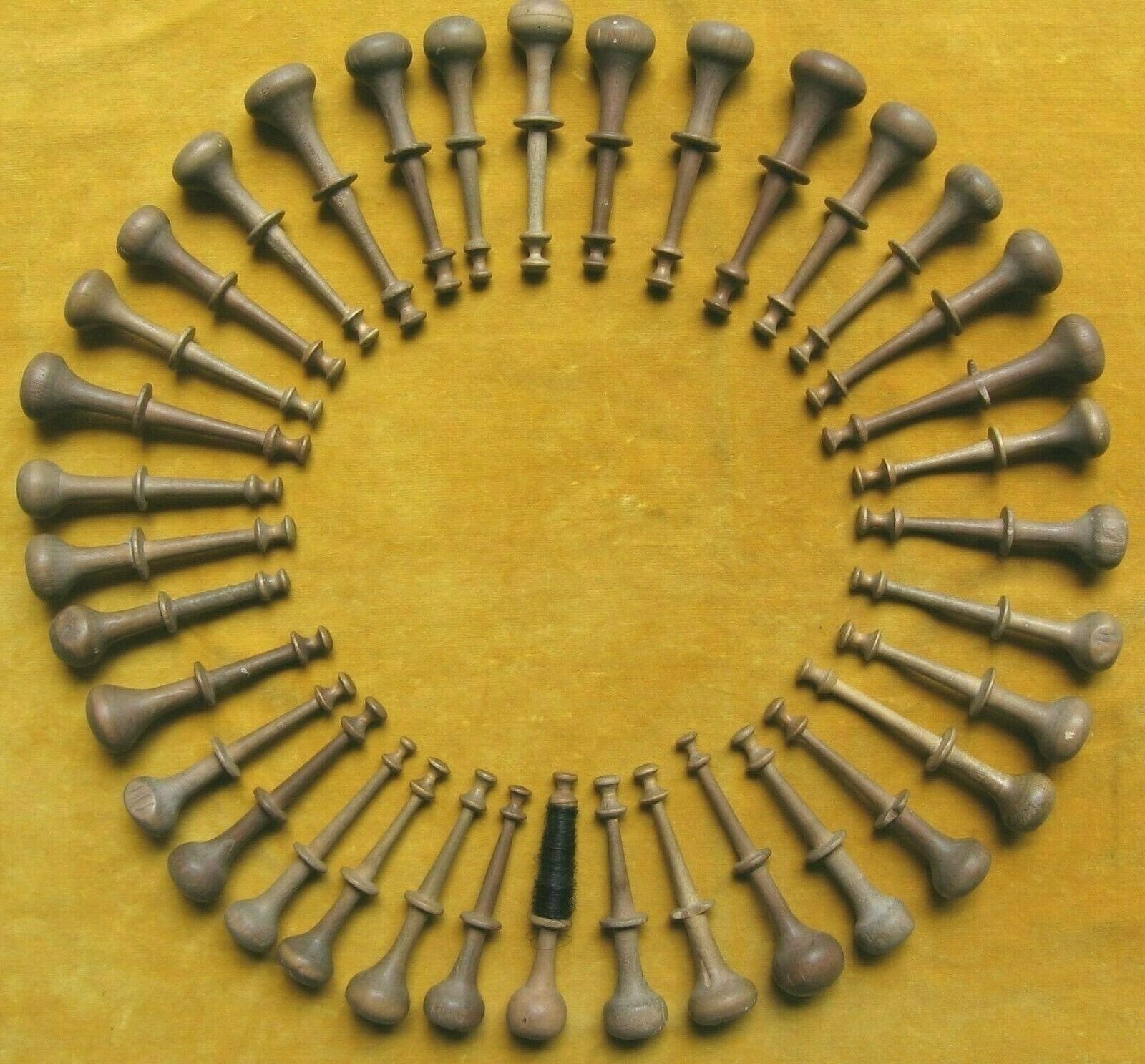Materiel De Dentelle Aux Fuseaux D Occasion