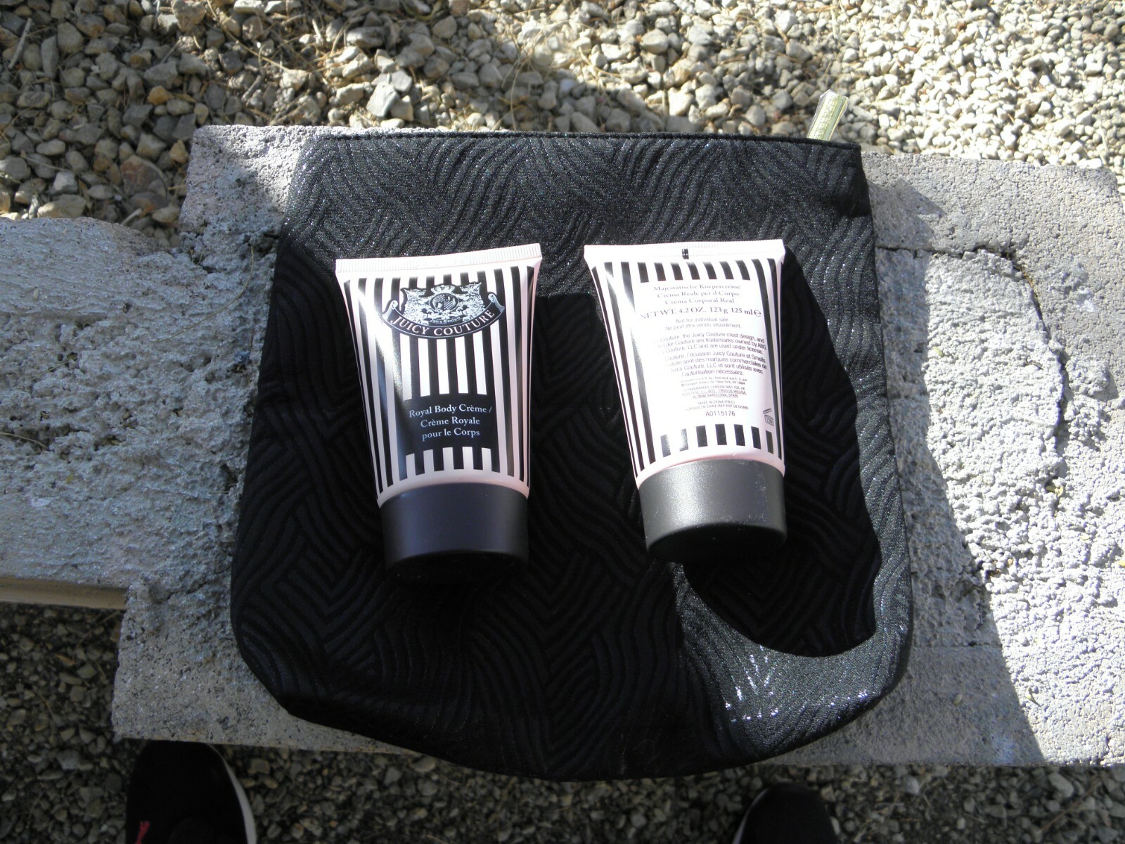 NARCISO RODRIGUEZ 4.8 0z( 3 X  1.6 0Z = 4.8 0Z)LOTION FOR HER + C0SMETIC BAG