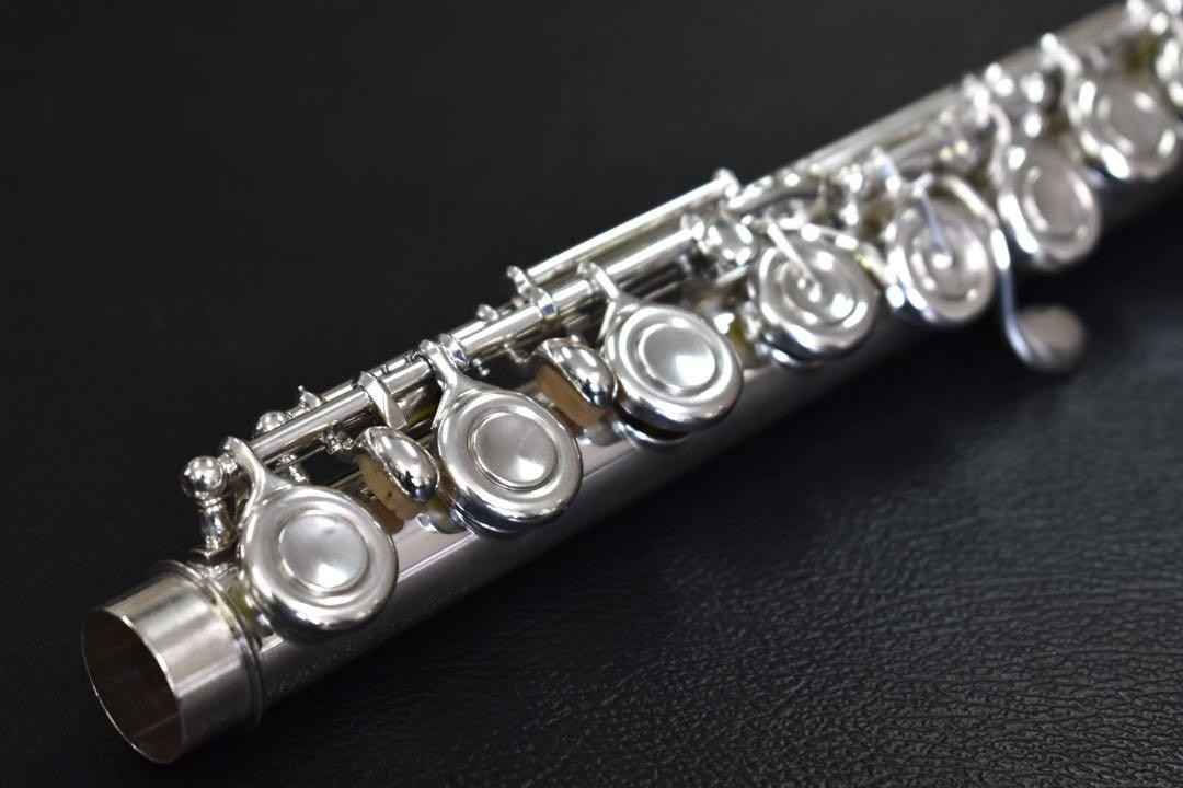 【美品 メンテナンス済】　YAMAHA YFL611Ⅱ フルート 美品 メンテナンス済】 YAMAHA YFL611-2 H足 フルート 総銀の