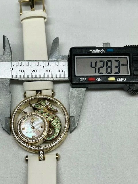 Reloj limitado de diamantes y circonitas hecho en Suiza WatchStar DivaStar Seahorse para dama Foto 3 de 4