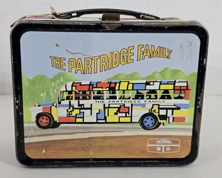 J 466 VINTAGE 1960'S THERMOS THE PARTRIDGE FAMILY METAL LUNCH BOX