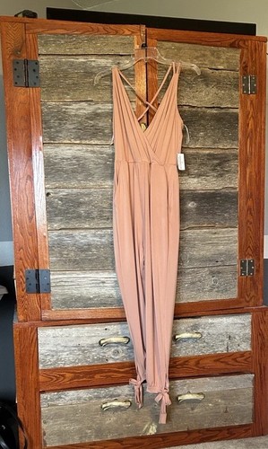 NWT Windsor Peach Pink Jumpsuit Tie Detail Adjustable Straps Size Small  Women's