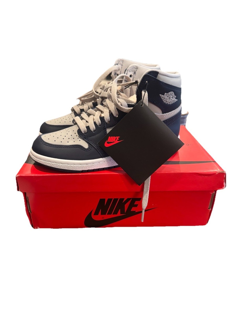 Size 5 men or 6.5 women's Air Jordan Air Jordan 1 Retro High '85