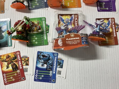 skylander card binder SKYLANDERS GIANTS LOT OF FIGURES CARDS STICKERS AND CARD BINDER