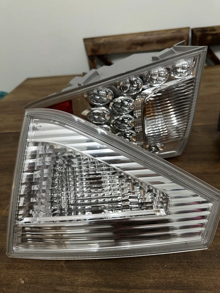 Conjunto de conjunto de lanternas traseiras Subaru Impreza WRX Hatchback 2008-2014 LH e RH - Imagem 2 de 4