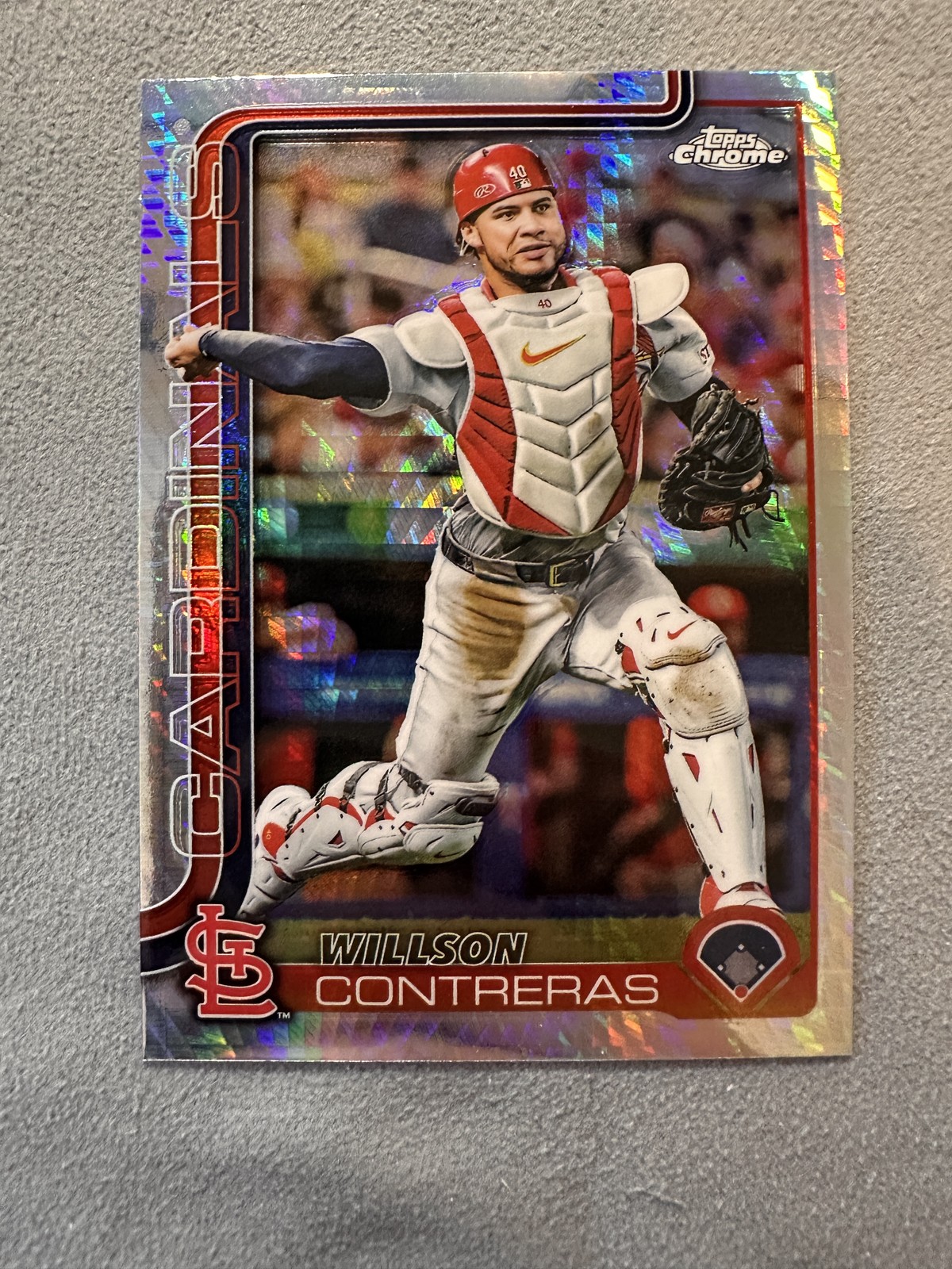 2025 Topps Chrome #82 Willson Contreras Prism Refractor St. Louis Cardinals