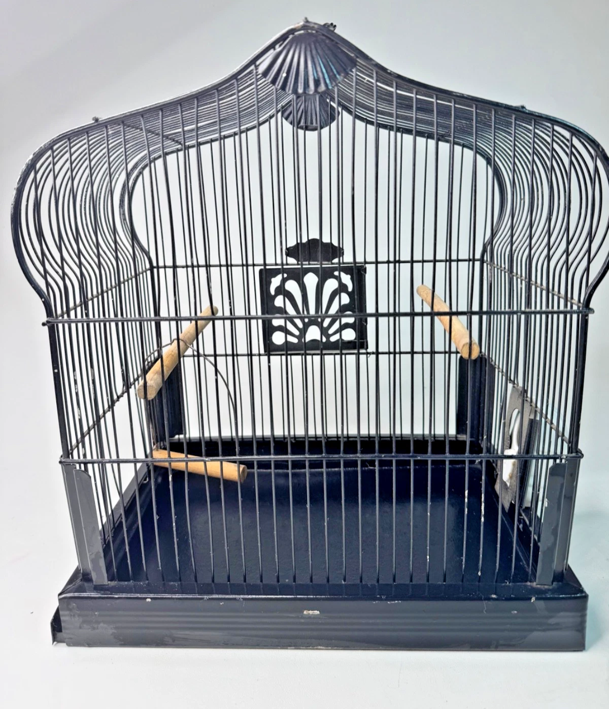 Vintage Victorian Crown Dome Bird Cage Perches Swing Milk Glass Feeder Art Deco
Opens in a new windo