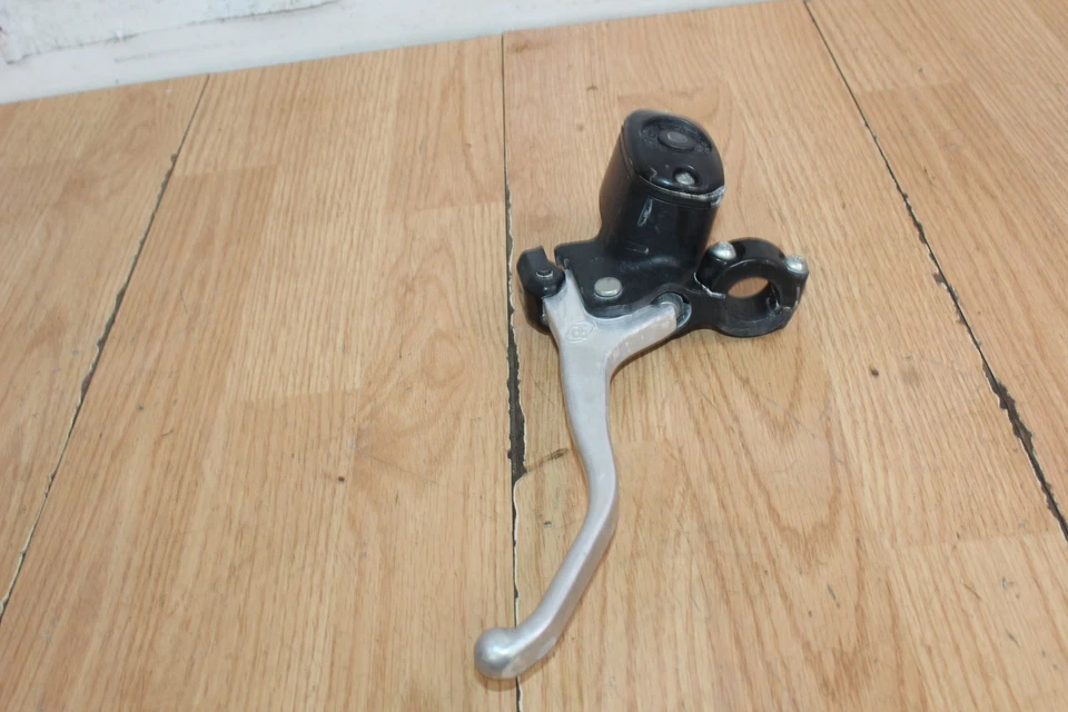 Polaris Sportsman 500 X2 EFI 2007 cilindro maestro de freno delantero izquierdo Foto 2 de 4