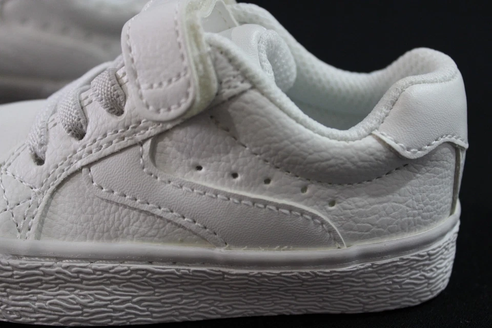 Carter's Toddler Boys Hook & Loop Low Top Sneakers AC2 White Size: US: 6 EU: 22 - Image 3 of 4