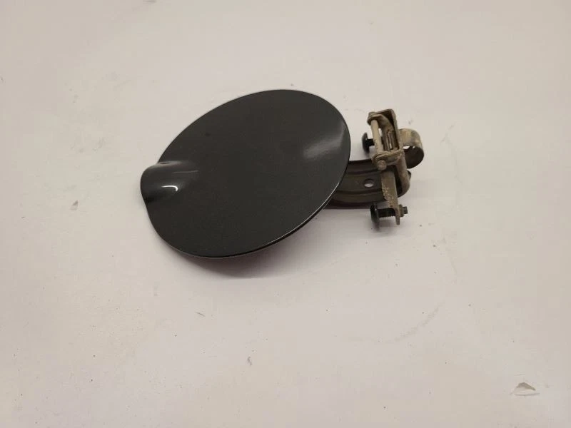 Серая дверь топливного бака Dodge Nitro 2007-2011 годов выпуска - Изображение 3 из 4