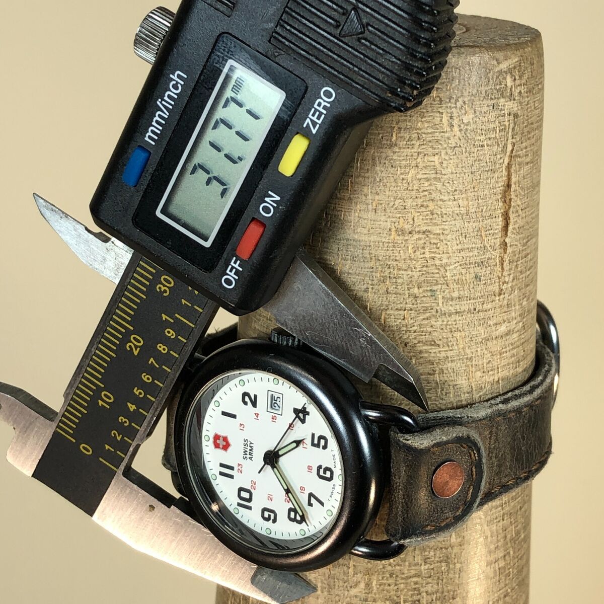 VICTORINOX SWISS ARMY クォーツ腕時計 A3916 imgrc0150187229.jpg