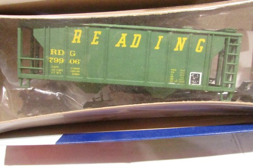 Ho Scale Roundhouse Product (3) READING Assorted 2Bay Covered Hopper Lot#3382 - Picture 3 of 5