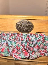 Vintage Peterboro Single Pie Basket with hinged lid & decorative removable trim