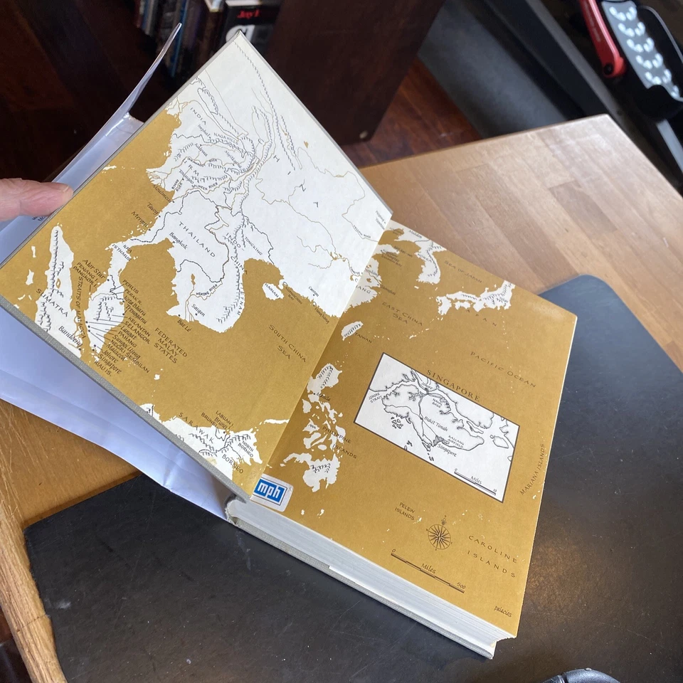 SINGAPORE : BATTLE CHANGED THE WORLD by James Leasor  Ed. Prescott 1968 hcdj 1st - Image 3 of 4