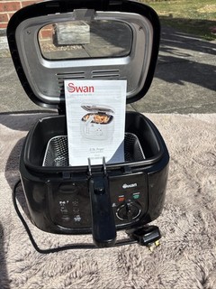 Swan 2.5L Deep Fat Fryer Black