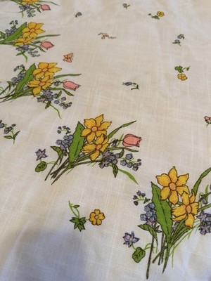 Vintage 1977 Mikasa Fresh Blooms Round tablecloth 65  floral cottage chic