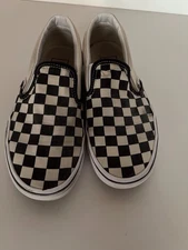 Vans Of The Wall Black / White Men’s Size 4 / Women’s Size 5.5