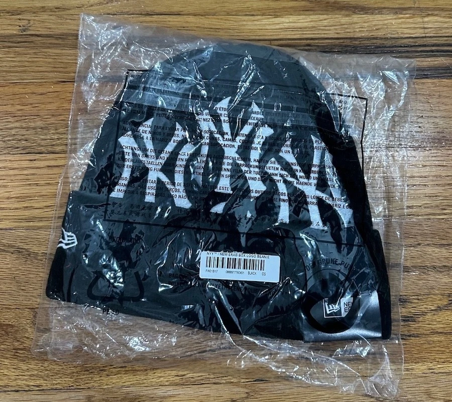 NEW IN BAG Supreme Box Logo Yankees Beanie Black FW21 - Image 3 of 3