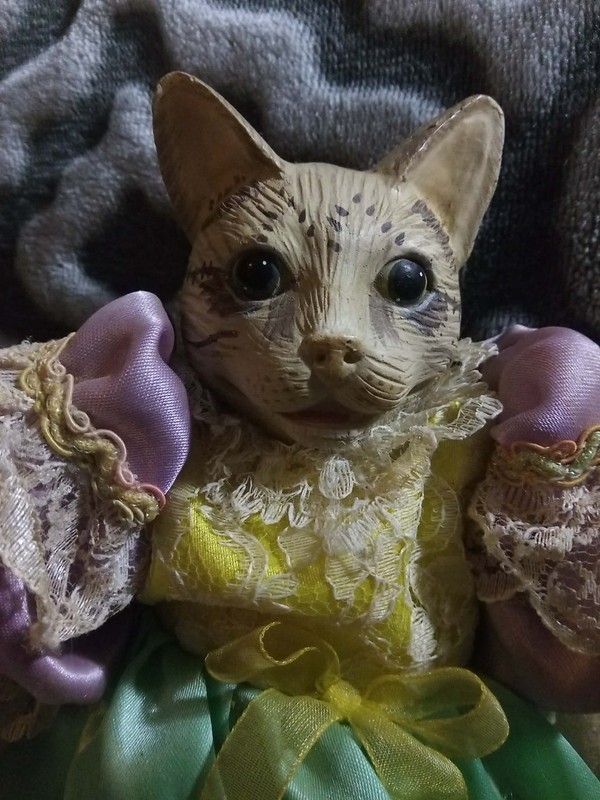 Authentic Katherine's collection Golden products ltd victorian style cat animal