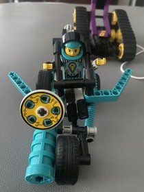 LEGO Technic Robots Revenge 8246, Competition Theme pieces, 1998 Vintage Legos