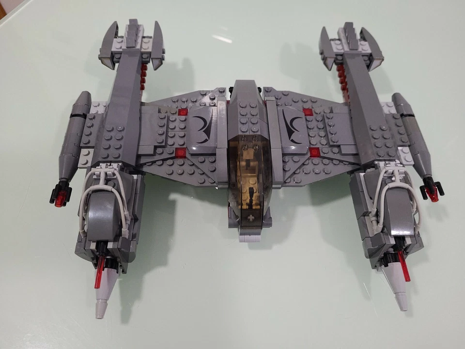 LEGO Star Wars 7673 Magna Guard Starfighter, foto 1 de 5