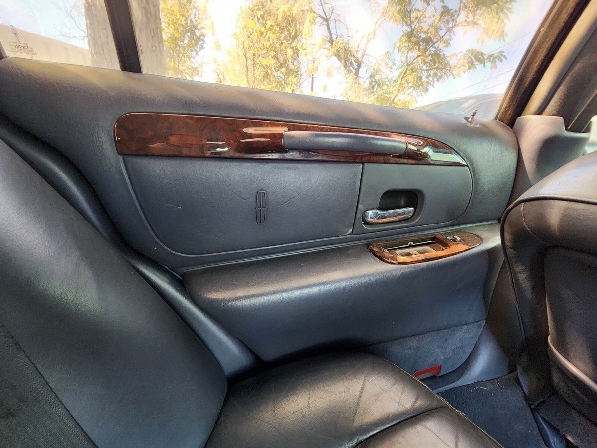 1998-1999-2000-2001-2002 LINCOLN TOWN CAR LEFT REAR INTERIOR DOOR