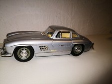 Mercedes Benz 300 sl de bburago 1:18 de collection, jamais utilisée, modèle vitrine 
