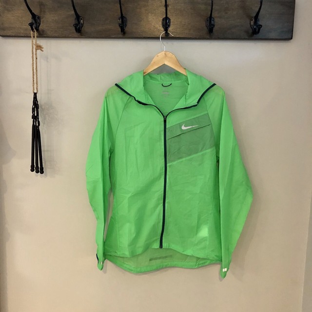 nike impossibly light jacket womens