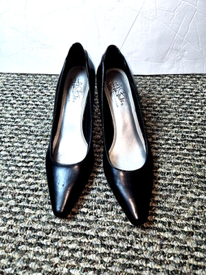 Life Stride Soft System Shoes Women's Black High Heel Slip-on Pumps-Size 8N