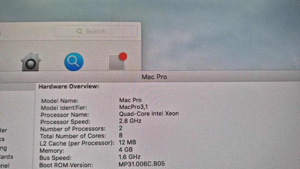 Apple Mac Pro 3.1 - 2x Quad-Core Intel Xeon 2.8GHz  no HD  - no SSD - Image 2 of 4