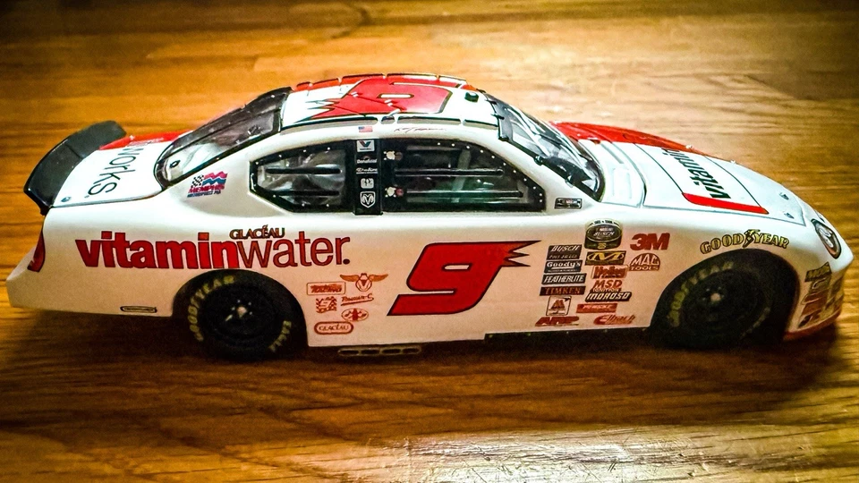 Kasey Kahne 2006 1:24 #9 Vitamin Water Special Paint Diecast Action Car Auto - Image 2 of 4