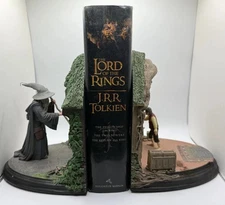 RARE Sideshow Weta Collectibles Lord of the Rings Book and Bookends Gift Set 