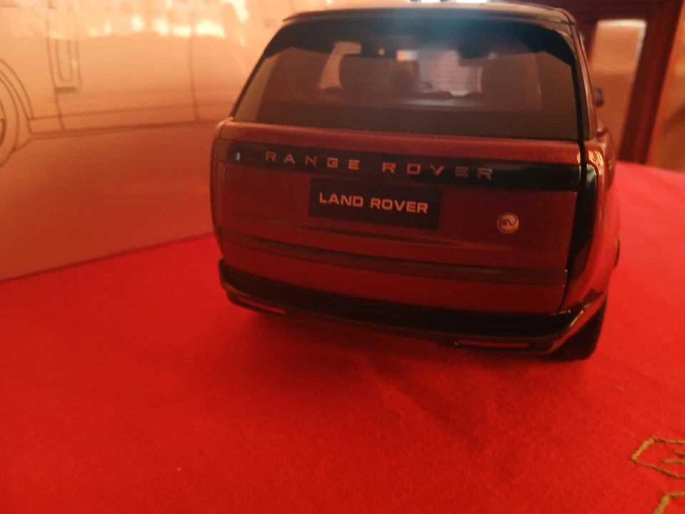 Land Rover,range Rover Vogue SV 2022,LCD. 1/18 - Immagine 4 di 4