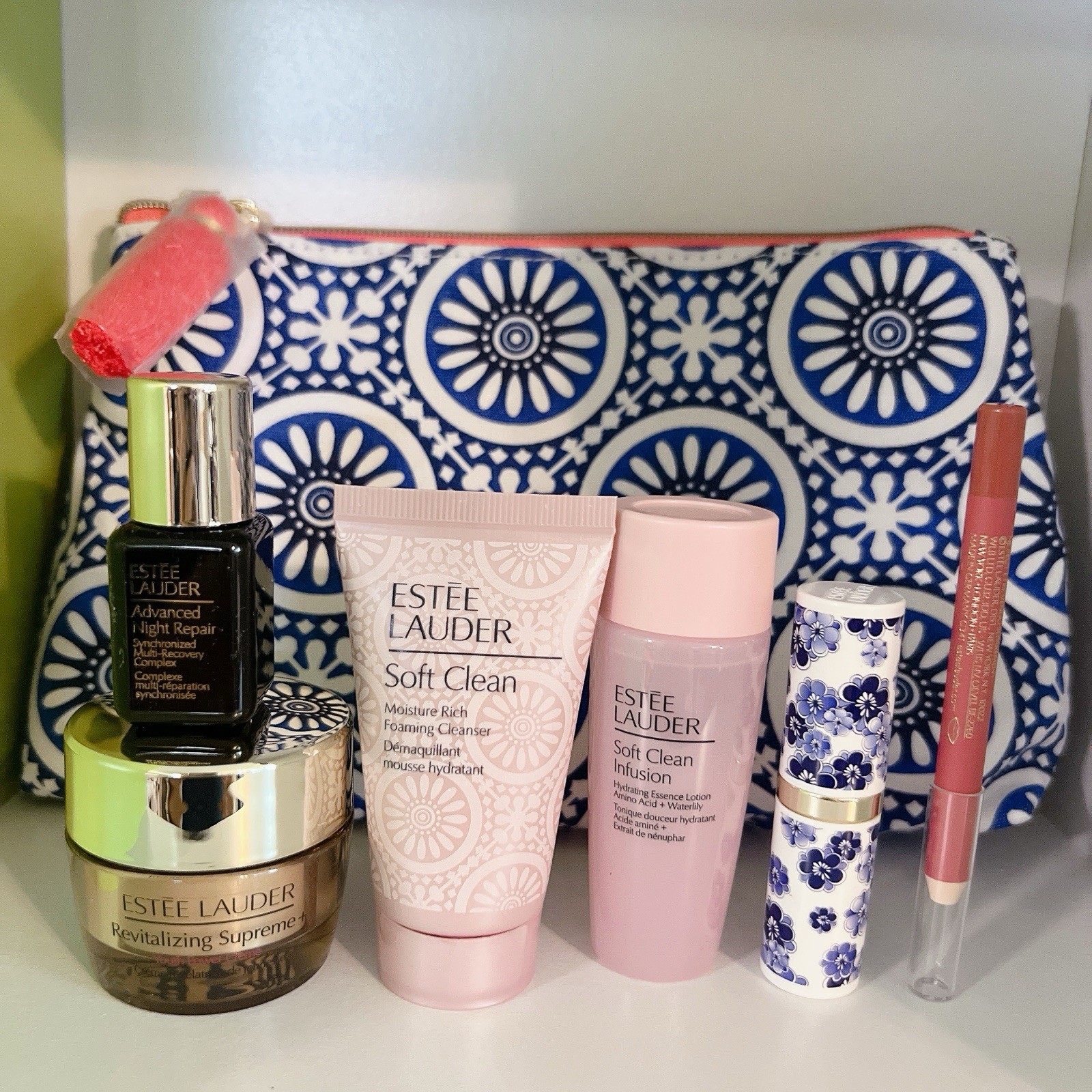 Estee Lauder Revitalizing Supreme 7 PCs Skincare/ Makeup Travel Gift Set New
